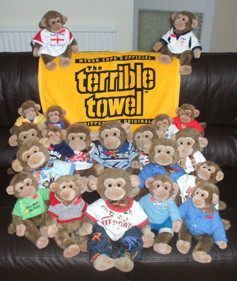 All 20 of us pose with our present from Ross Jimby in Pittsburgh.